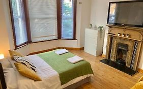 Guest House Balham, South London Spacious, Lambert, 6 Rooms Available